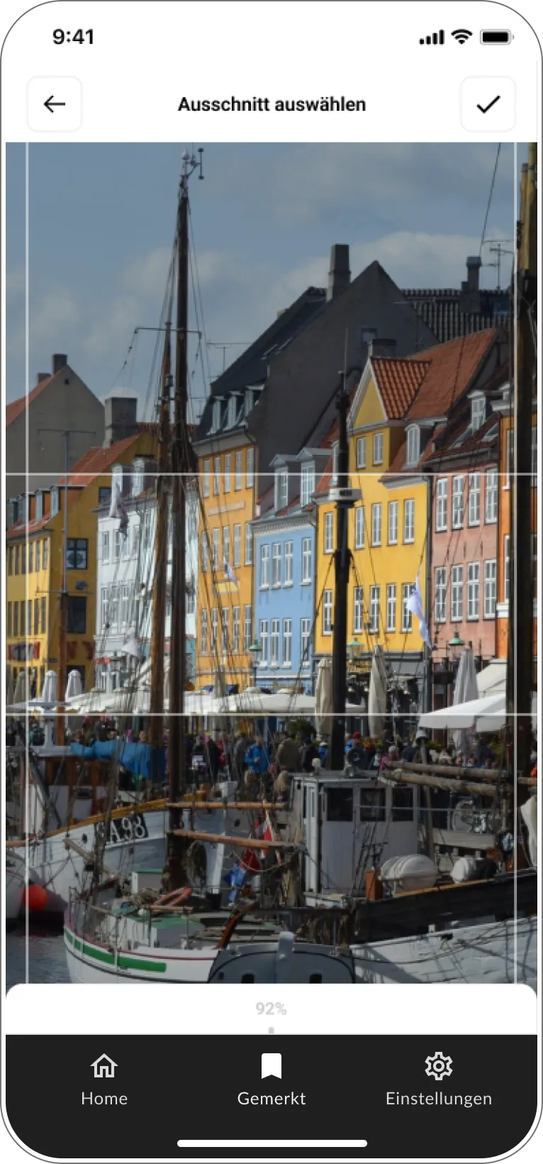 Auswahl und Anpassung eines Bildausschnitts zur optimalen Platzierung auf der Vorderseite der Postkarte.